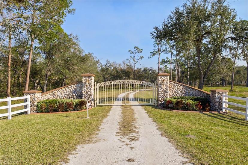 Picture of 10038 SW County Road 769, Arcadia FL 34269