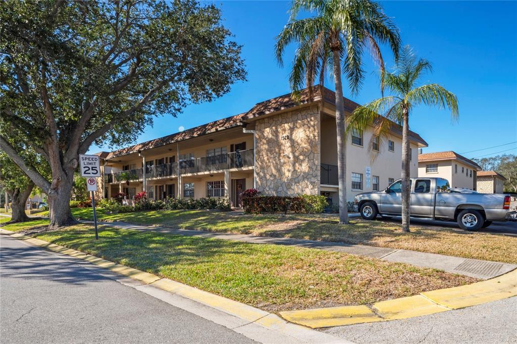 Picture of 1320 Moreland Drive Unit 20, Clearwater, FL 33764