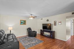 Picture of 1320 Moreland Drive Unit 20, Clearwater, FL 33764