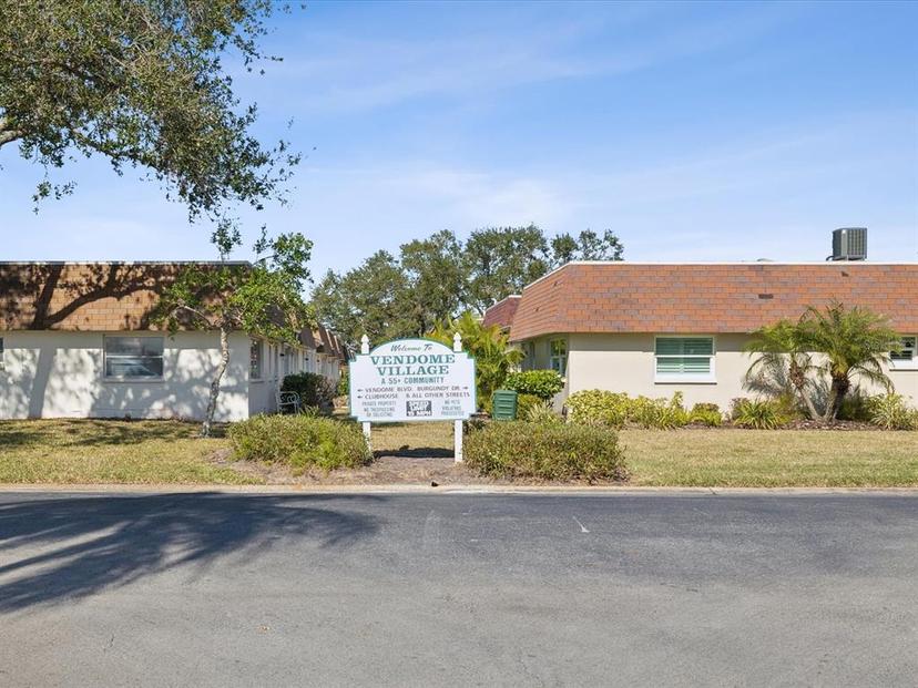 Picture of 7037 Versailles N Unit 15, Pinellas Park FL 33781