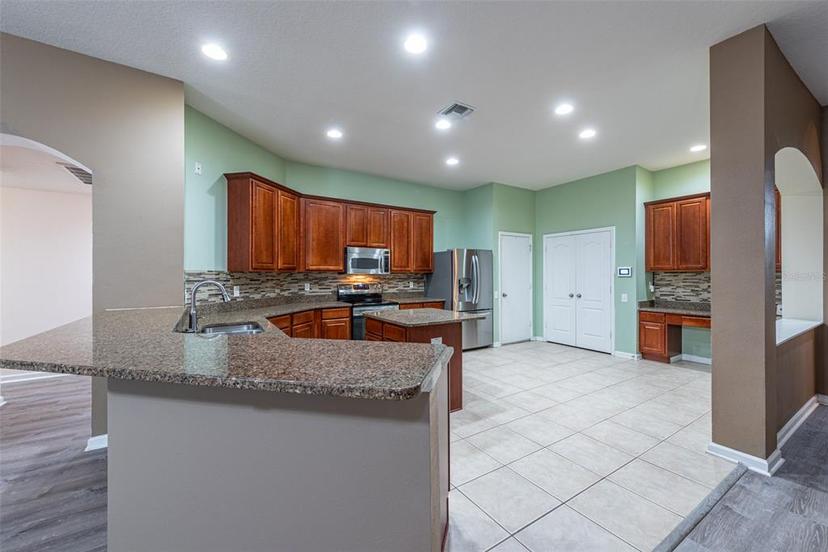 Picture of 2044 Heartland Circle, Valrico FL 33594