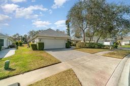 Picture of 1501 Edgewater Drive, Mount Dora, FL 32757