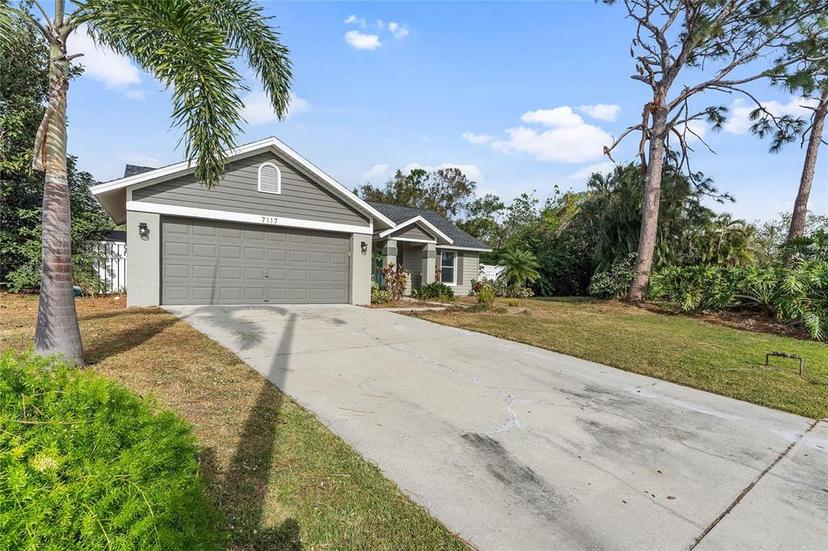 Picture of 7117 Queen Palm Circle, Sarasota FL 34243