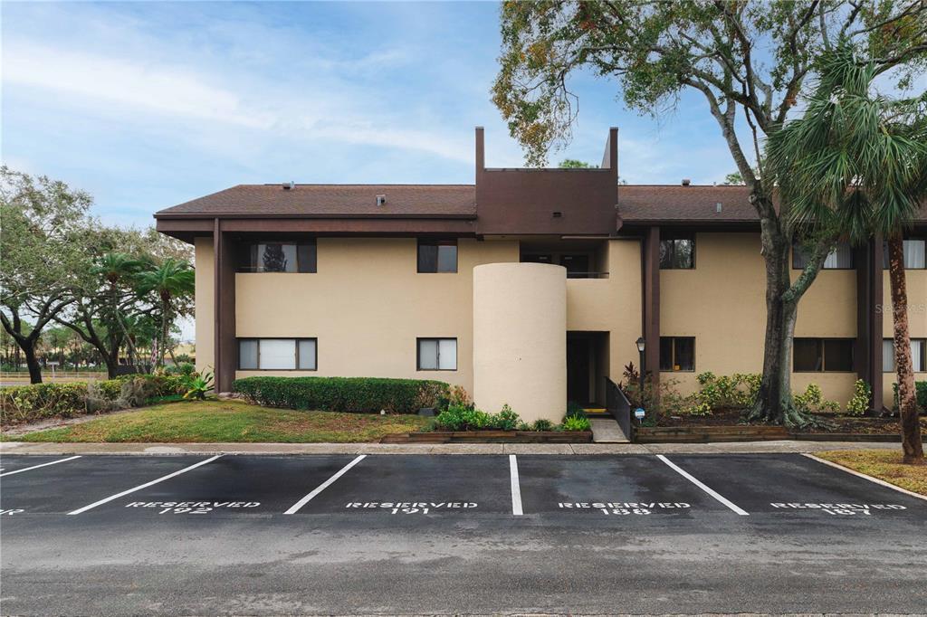 Picture of 810 S Village Drive N Unit 201, St Petersburg, FL 33716