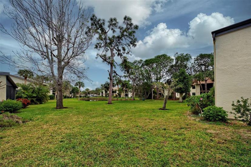 Picture of 647 White Pine Tree Road Unit 34, Venice FL 34285