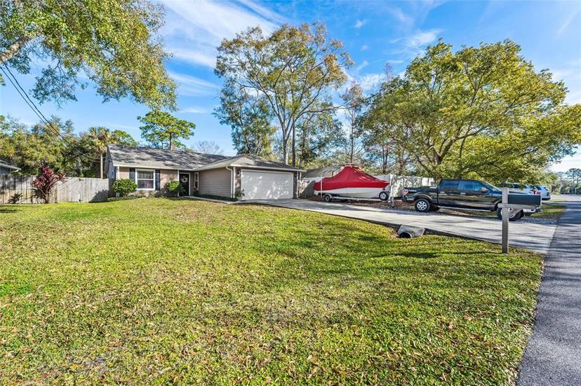 Picture of 114 W 5Th Street, Chuluota FL 32766