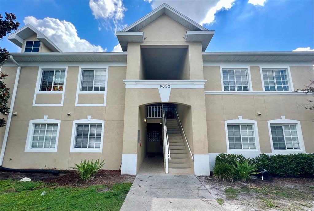 Picture of 6022 Portsdale Place Unit 102, Riverview, FL 33578