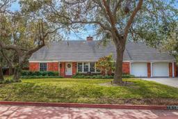 Picture of 1610 Serpentine Drive S, St Petersburg, FL 33712