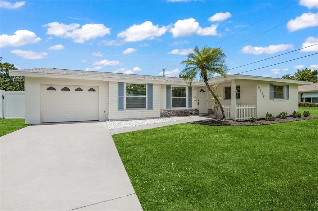 Picture of 6228 Fordham Place, Bradenton, FL 34207