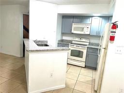 Picture of 4524 Commander Drive Unit 1613, Orlando, FL 32822