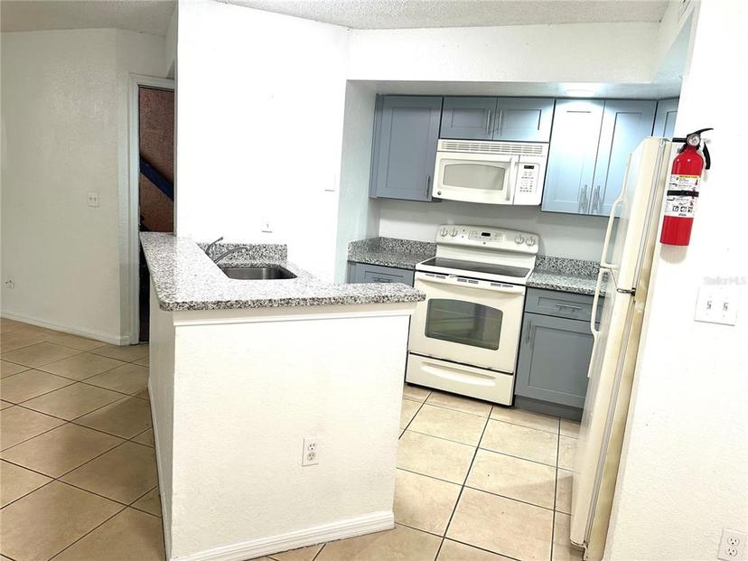 Picture of 4524 Commander Drive Unit 1613, Orlando FL 32822