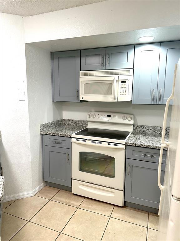 Picture of 4524 Commander Drive Unit 1613, Orlando FL 32822