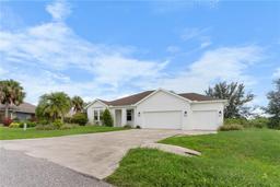 Picture of 12711 SW Pembroke Circle S, Lake Suzy, FL 34269