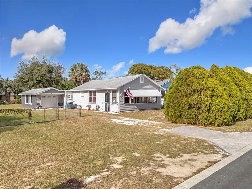 Picture of 1119 Pine Avenue, Tavares FL 32778