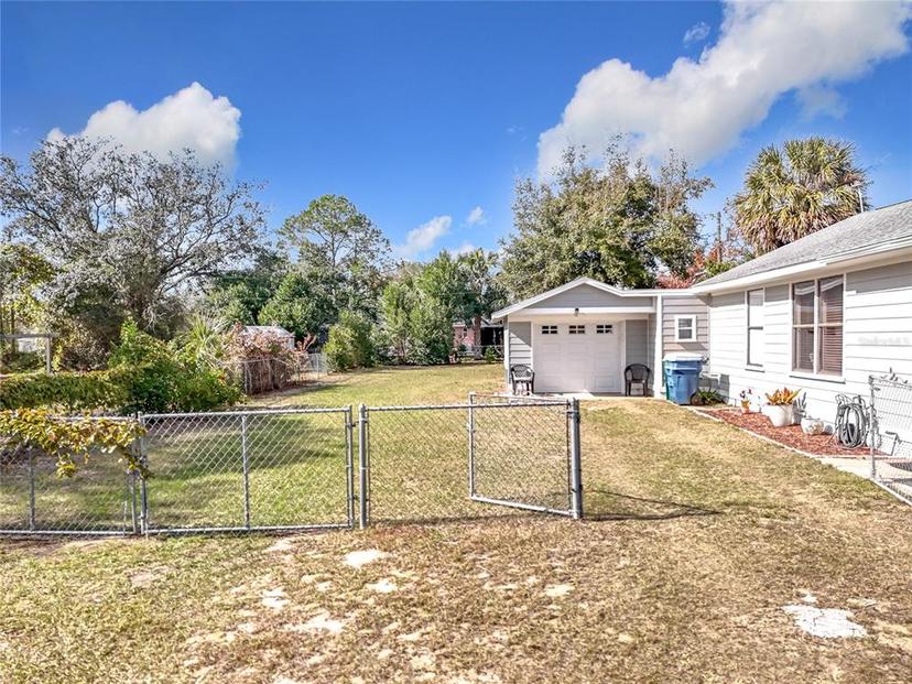 Picture of 1119 Pine Avenue, Tavares FL 32778