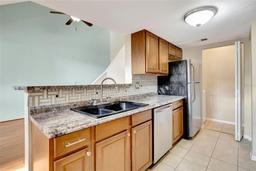 Picture of 12189 Armenia Gables Circle Unit 12189, Tampa, FL 33612