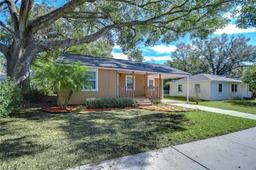 Picture of 5042 8Th Street, Zephyrhills, FL 33542