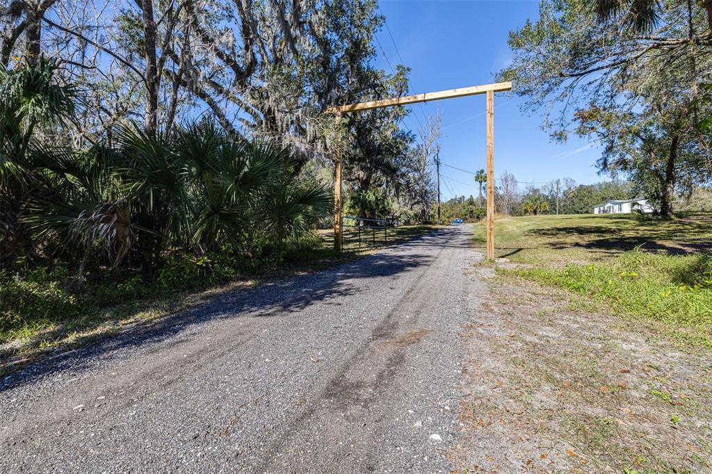 Picture of 1944 Sparkman Road, Plant City, FL 33566