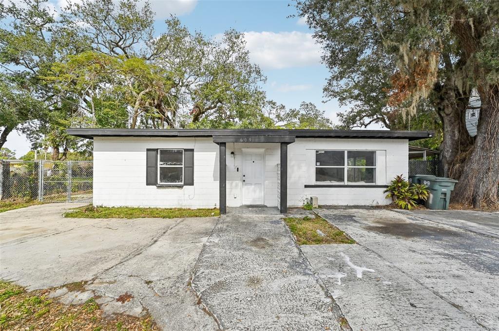 Picture of 609 10Th Avenue E, Bradenton, FL 34208