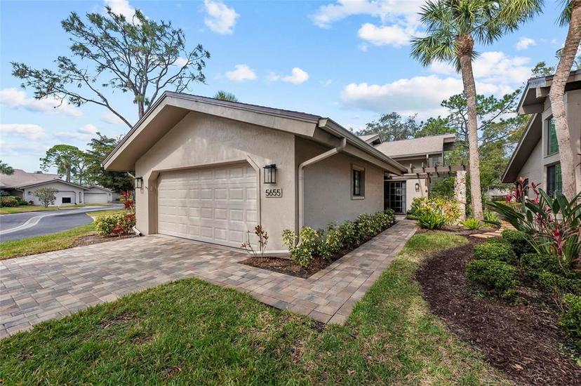 Picture of 5655 Pipers Waite Unit 27, Sarasota FL 34235