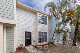 Picture of 13907 Fletchers Mill Drive, Tampa, FL 33613