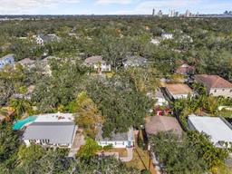 Picture of 3211 W Oakellar Avenue, Tampa, FL 33611