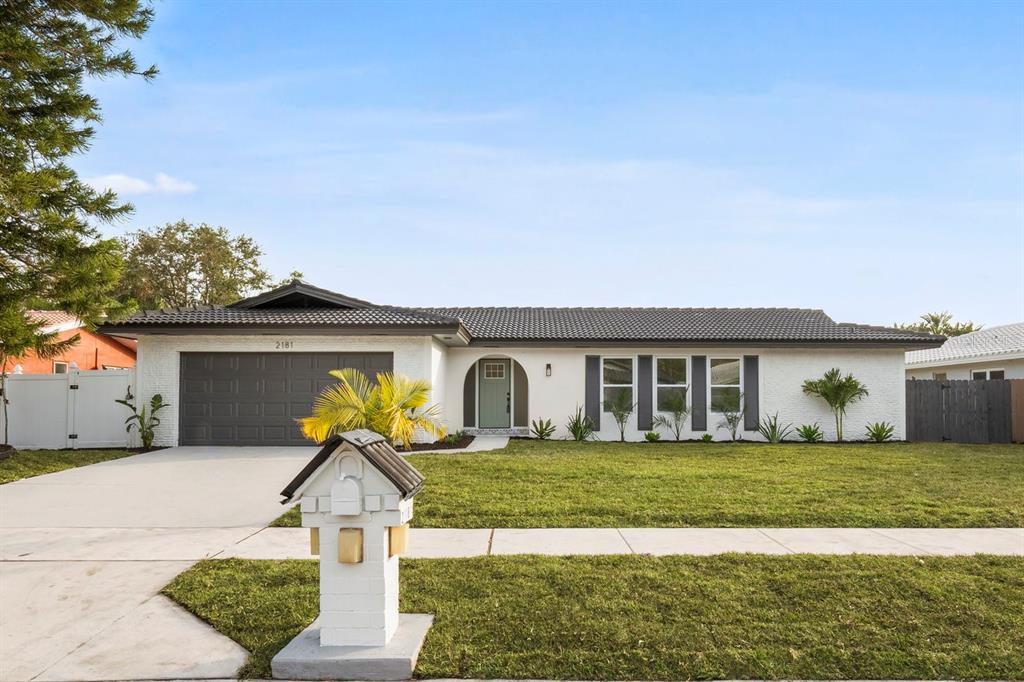 Picture of 2181 Wateroak Drive N, Clearwater, FL 33764