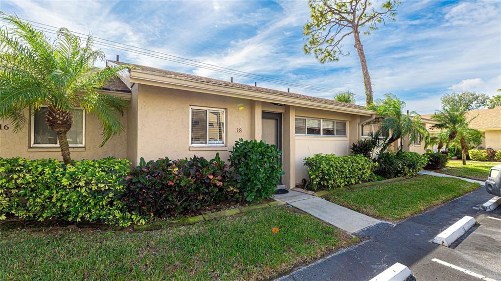 Picture of 2782 Woodgate Lane Unit 18, Sarasota, FL 34231