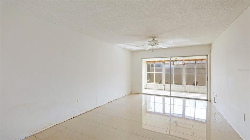 Picture of 2782 Woodgate Lane Unit 18, Sarasota FL 34231