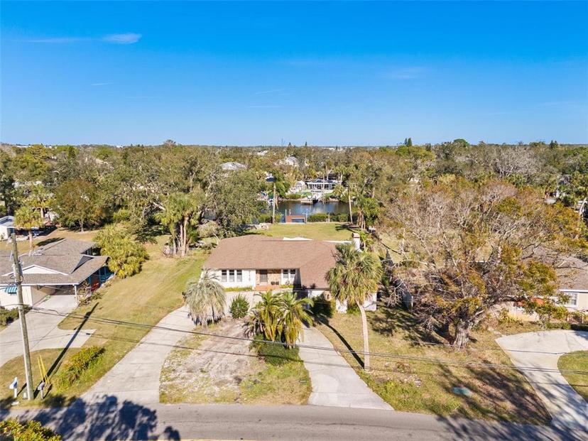 Picture of 716 Riverside Drive, Tarpon Springs FL 34689