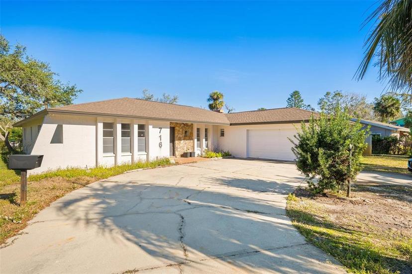 Picture of 716 Riverside Drive, Tarpon Springs FL 34689