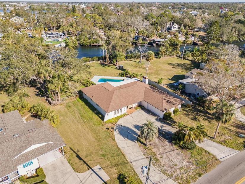 Picture of 716 Riverside Drive, Tarpon Springs FL 34689