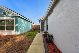 Picture of 10208 Lakeside Vista Drive, Riverview, FL 33569