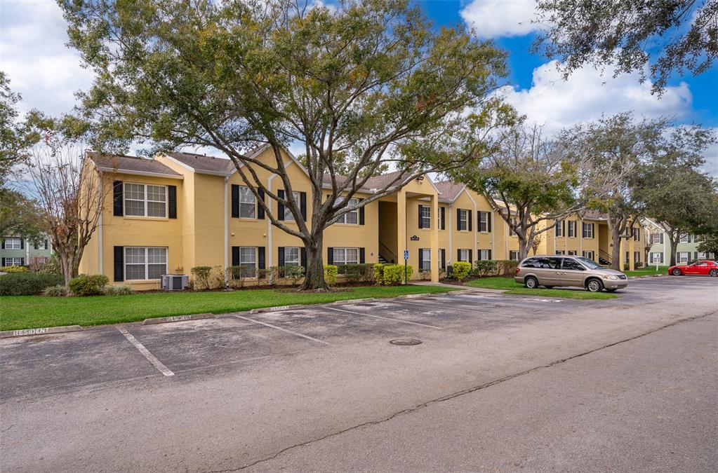 Picture of 2013 Dixie Belle Drive Unit F, Orlando, FL 32812