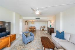 Picture of 7 Elgin Place Unit 512, Dunedin, FL 34698