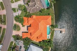 Picture of 1097 Eden Isle Drive Ne, St Petersburg, FL 33704