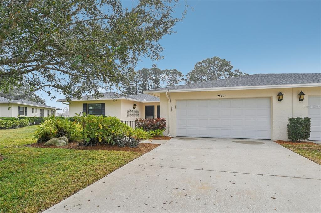 Picture of 7157 Fairway Bend Circle, Sarasota, FL 34243