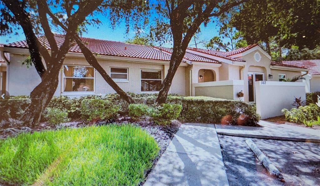 Picture of 562 Andorra Circle Ne Unit 562, St Petersburg, FL 33703