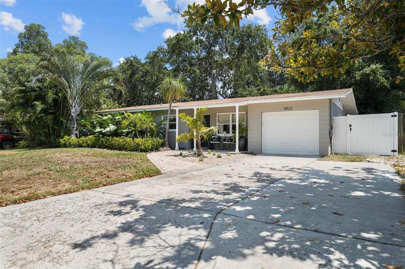 Picture of 4822 W Bay Court Avenue, Tampa FL 33611