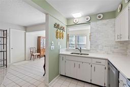 Picture of 8256 Annwood Road Unit 8256, Seminole, FL 33777