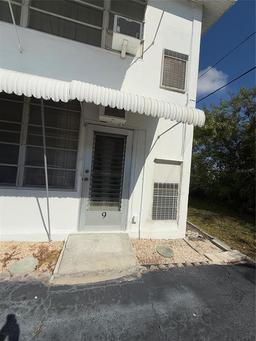 Picture of 5895 18Th Street N Unit 9, St Petersburg, FL 33714