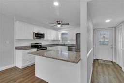 Picture of 2351 Irish Lane Unit 21, Clearwater, FL 33763