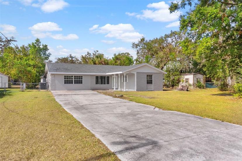 Picture of 815 N Hendry Avenue, Fort Meade FL 33841