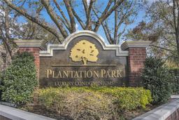 Picture of 8301 Elm Park Drive Unit 634, Orlando, FL 32821