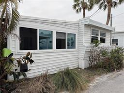 Picture of 2601 Gulf Drive N Unit 613, Bradenton Beach, FL 34217