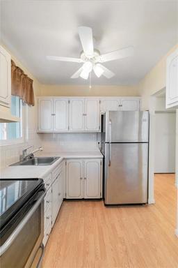 Picture of 5907 Todd Street Unit E36, Bradenton, FL 34207