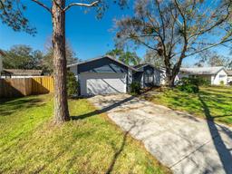 Picture of 15716 Country Lake Drive, Tampa, FL 33624