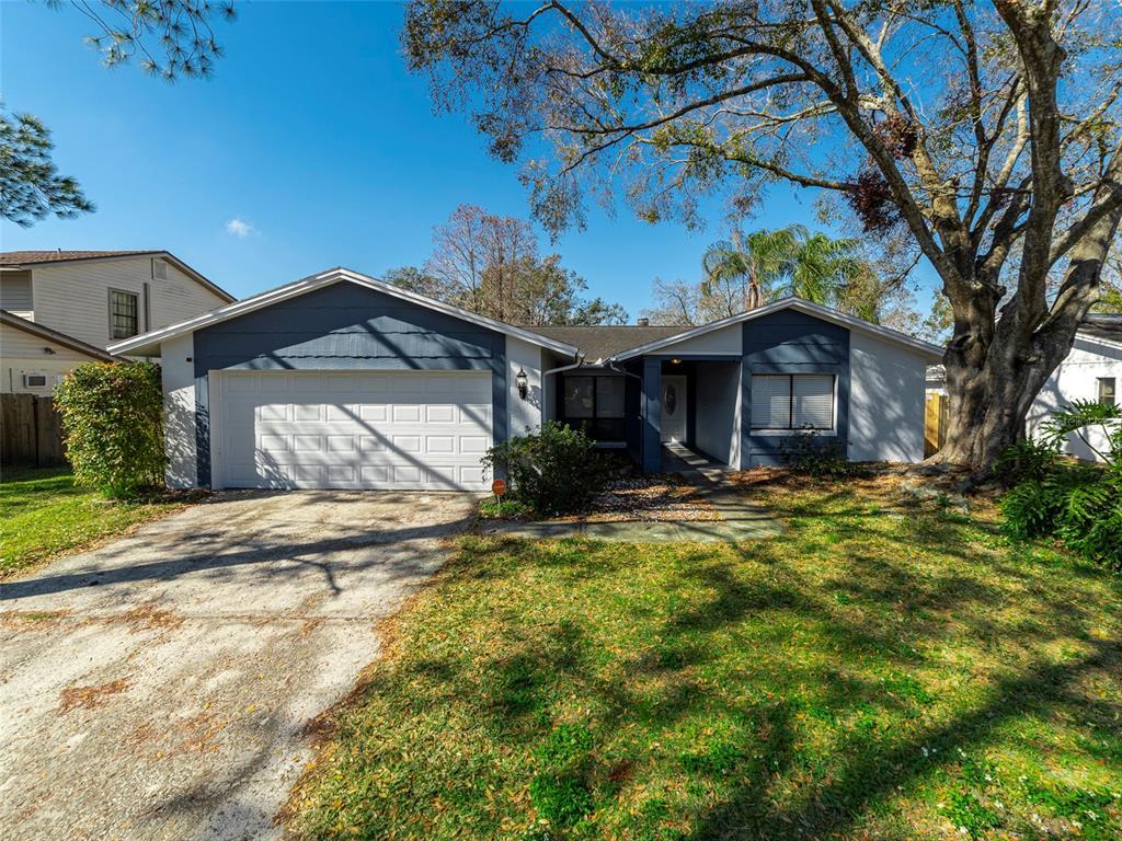 Picture of 15716 Country Lake Drive, Tampa, FL 33624