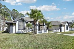 Picture of 1010 Emerald Creek Drive, Valrico, FL 33596