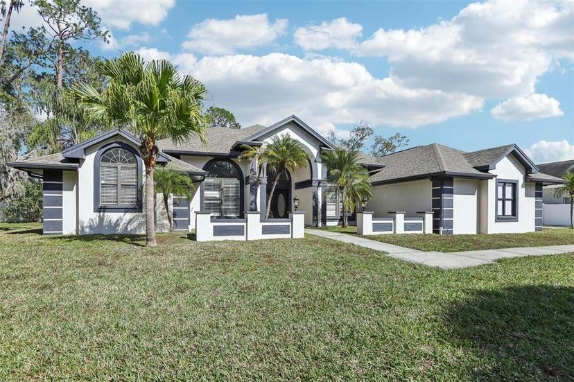 Picture of 1010 Emerald Creek Drive, Valrico FL 33596